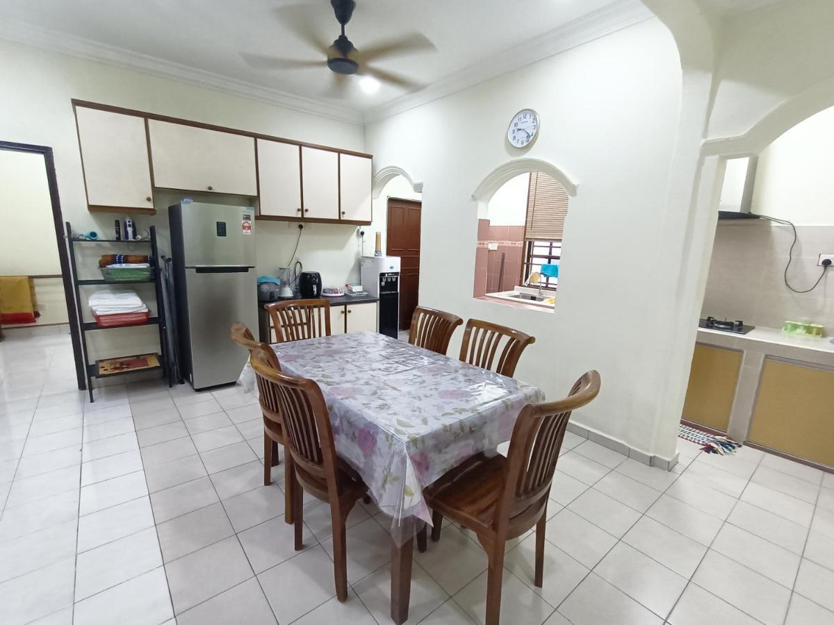 Holiday home Rinting Corner Islamic Homestay, Pasir Gudang *
