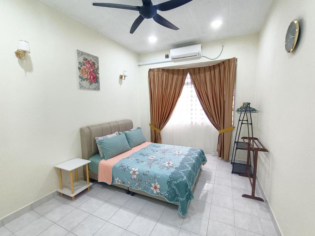 Holiday home Rinting Corner Islamic Homestay, Pasir Gudang *